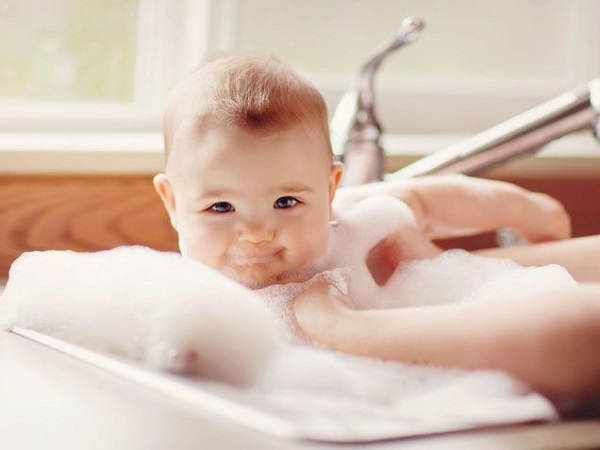 eucerin-baby-wash-shampoo.jpg