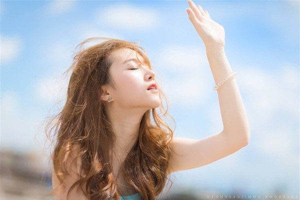 cong-dung-kem-chong-nang-eucerin-sun-protection-sun-fluid-mattifying-face-spf50-50ml.jpg