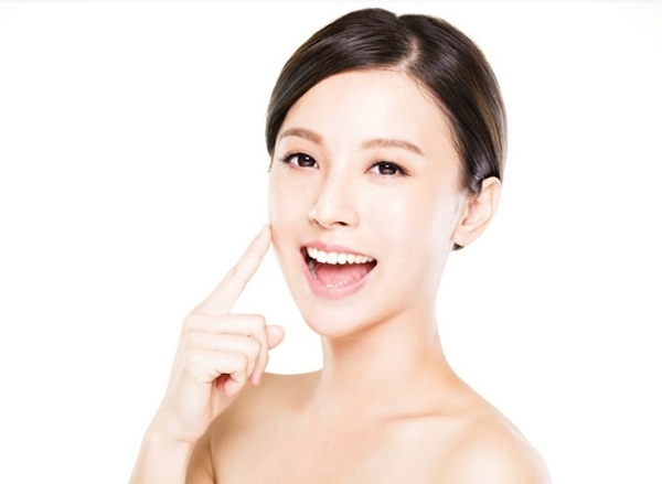 cong-dung-kem-duong-sang-da-eucerin-dermo-purifyer-day-dat-whitening-SPF30.jpg